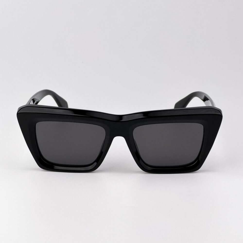Off-White HAMPTON Women Sunglasses Black Cat Eye Frame Grey| Model OERI13L 1077
